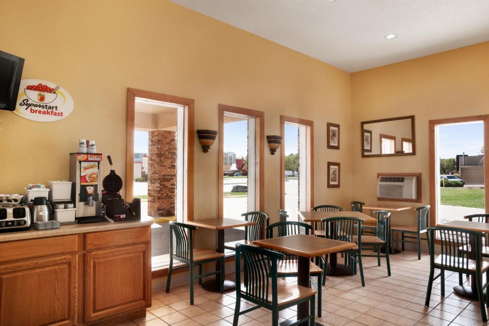 Super 8 by Wyndham Effingham Main image